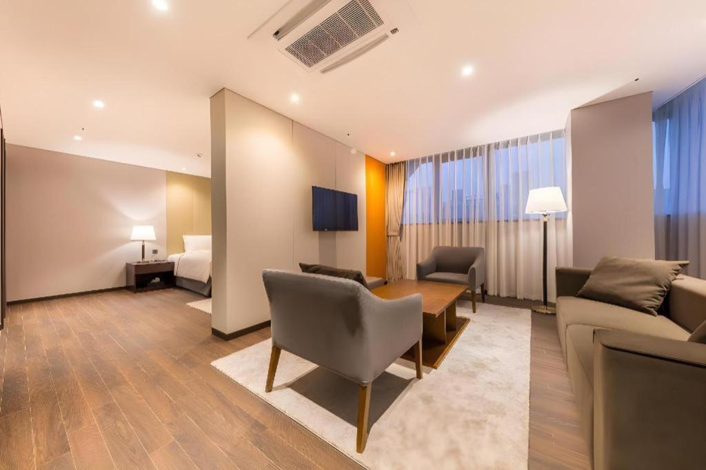 Howard Johnson By Wyndham Incheon Airport Εξωτερικό φωτογραφία