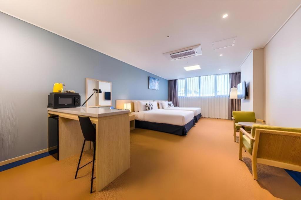 Howard Johnson By Wyndham Incheon Airport Εξωτερικό φωτογραφία