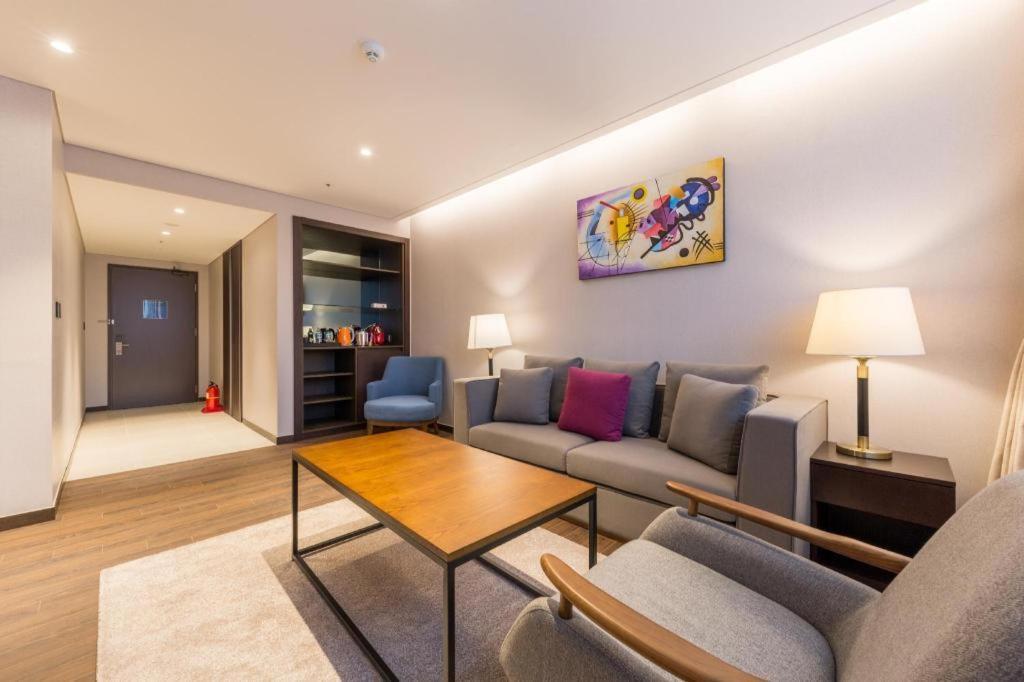 Howard Johnson By Wyndham Incheon Airport Εξωτερικό φωτογραφία
